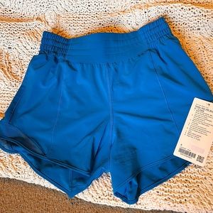 Lululemon Hotty hot poolside